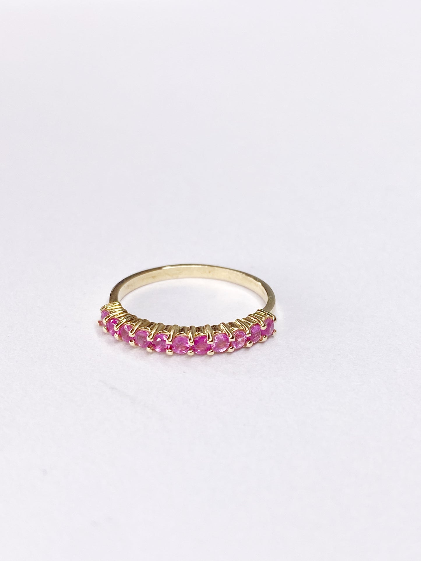 Anillo Medio Cintillo Zafiro Rosado